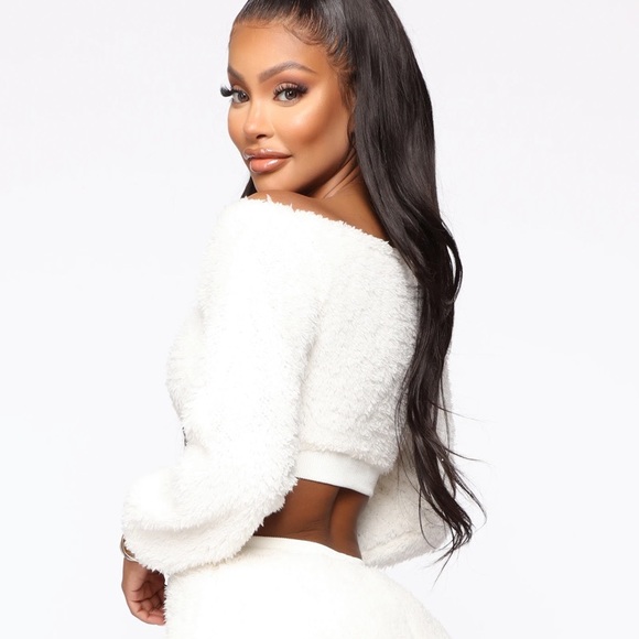 Fashion Nova white fuzzy cropped sweater. - Picture 2 of 4